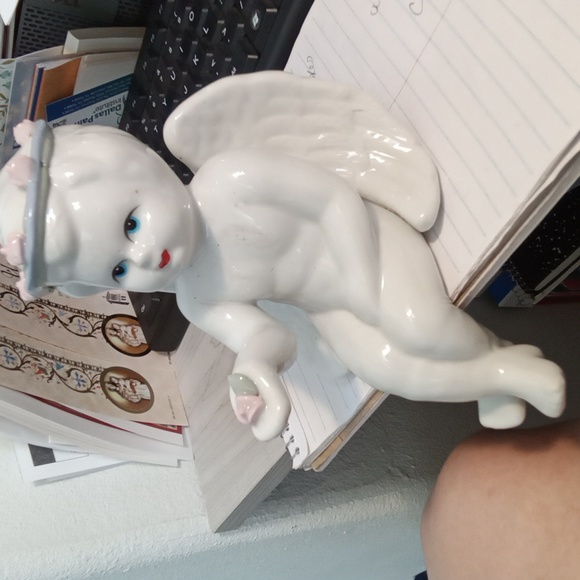 #1500 Sitting Porcelain Angel - Picture 2 of 2
